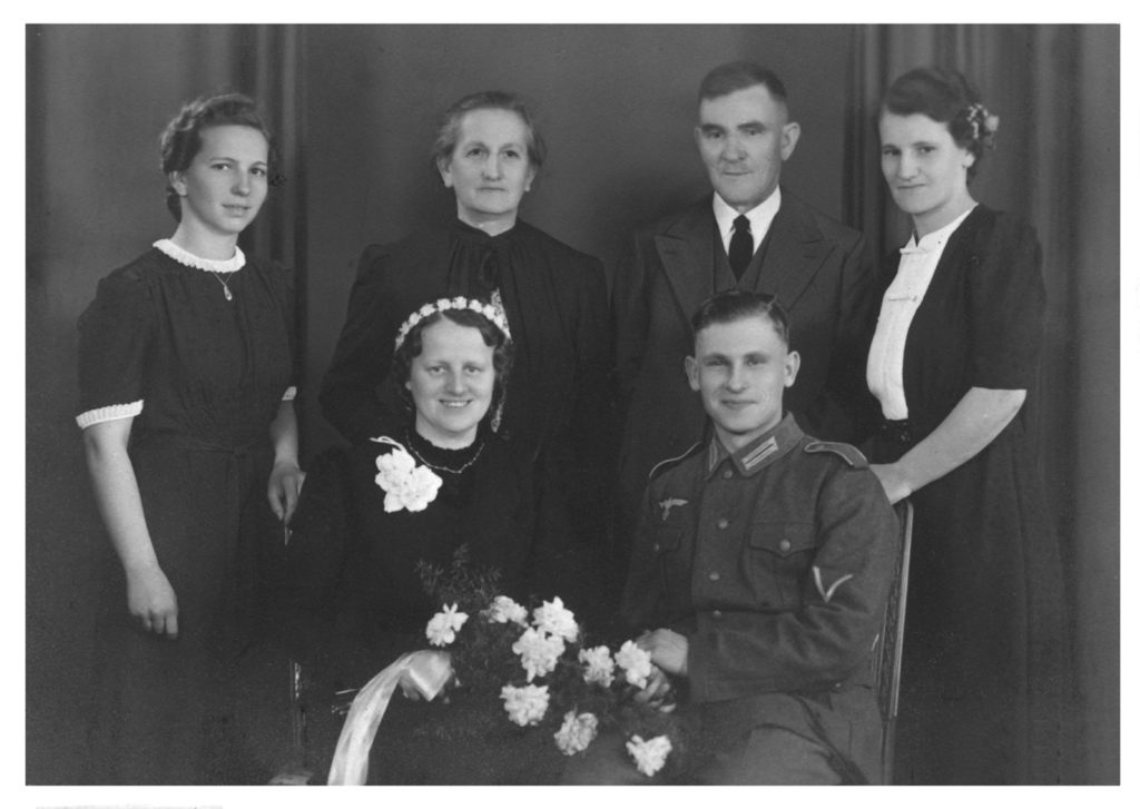 old family portrait How to take perfect family photos